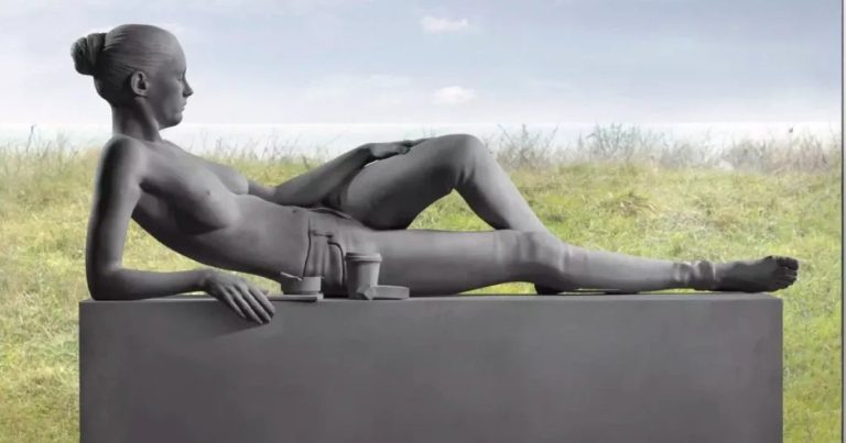 Reclining Figures — museum-expo in Scheveningen